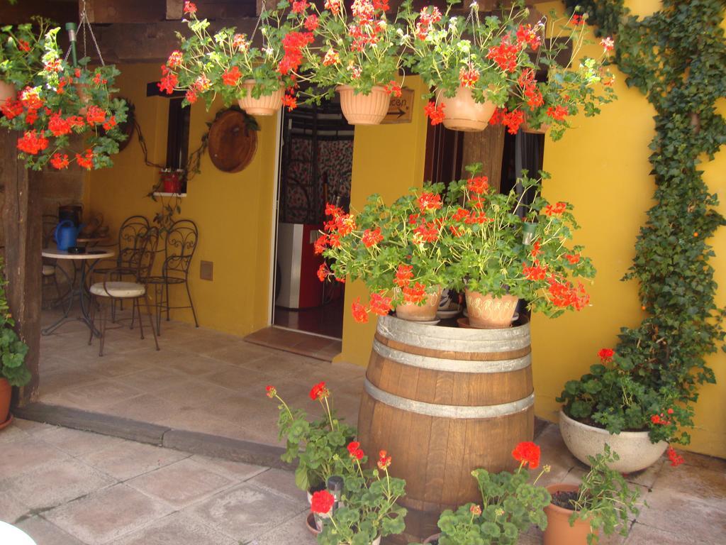 El Cuartelillo Viejo Guest House Polientes Luaran gambar