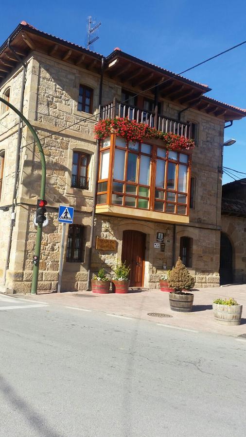 El Cuartelillo Viejo Guest House Polientes Luaran gambar