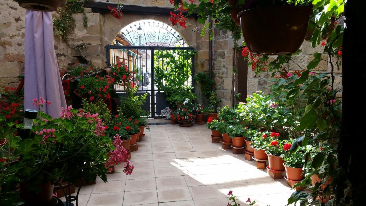 El Cuartelillo Viejo Guest House Polientes Luaran gambar