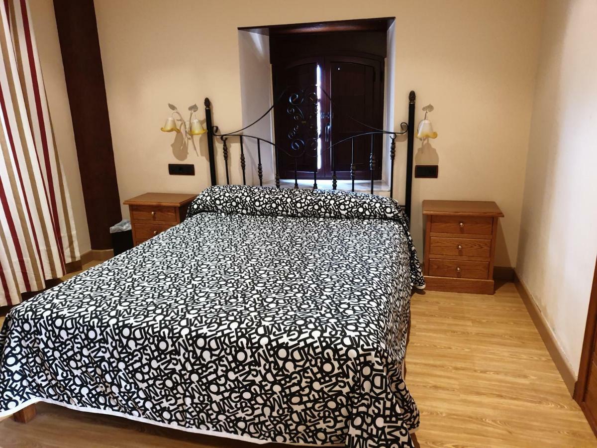 El Cuartelillo Viejo Guest House Polientes Luaran gambar