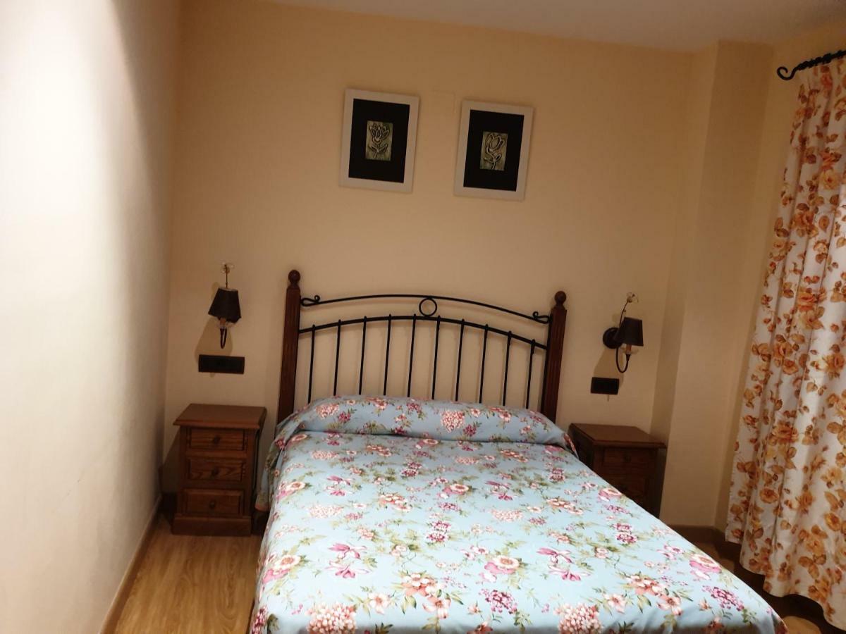 El Cuartelillo Viejo Guest House Polientes Luaran gambar