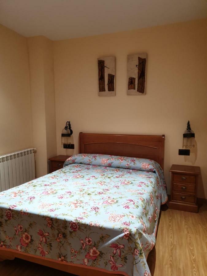 El Cuartelillo Viejo Guest House Polientes Luaran gambar