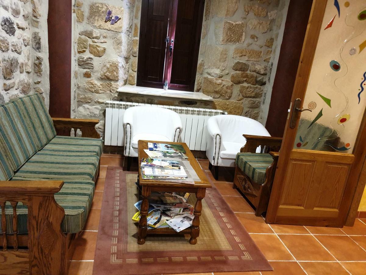 El Cuartelillo Viejo Guest House Polientes Luaran gambar
