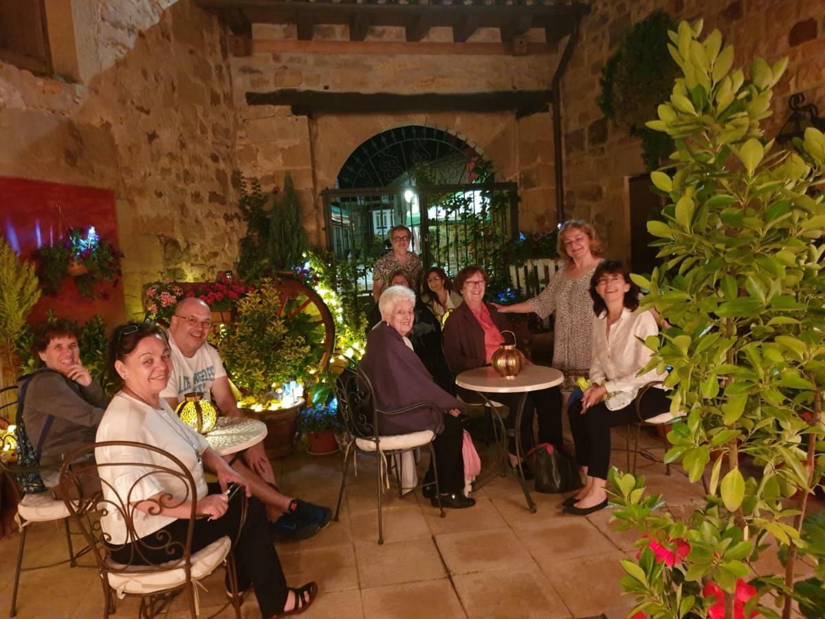 El Cuartelillo Viejo Guest House Polientes Luaran gambar